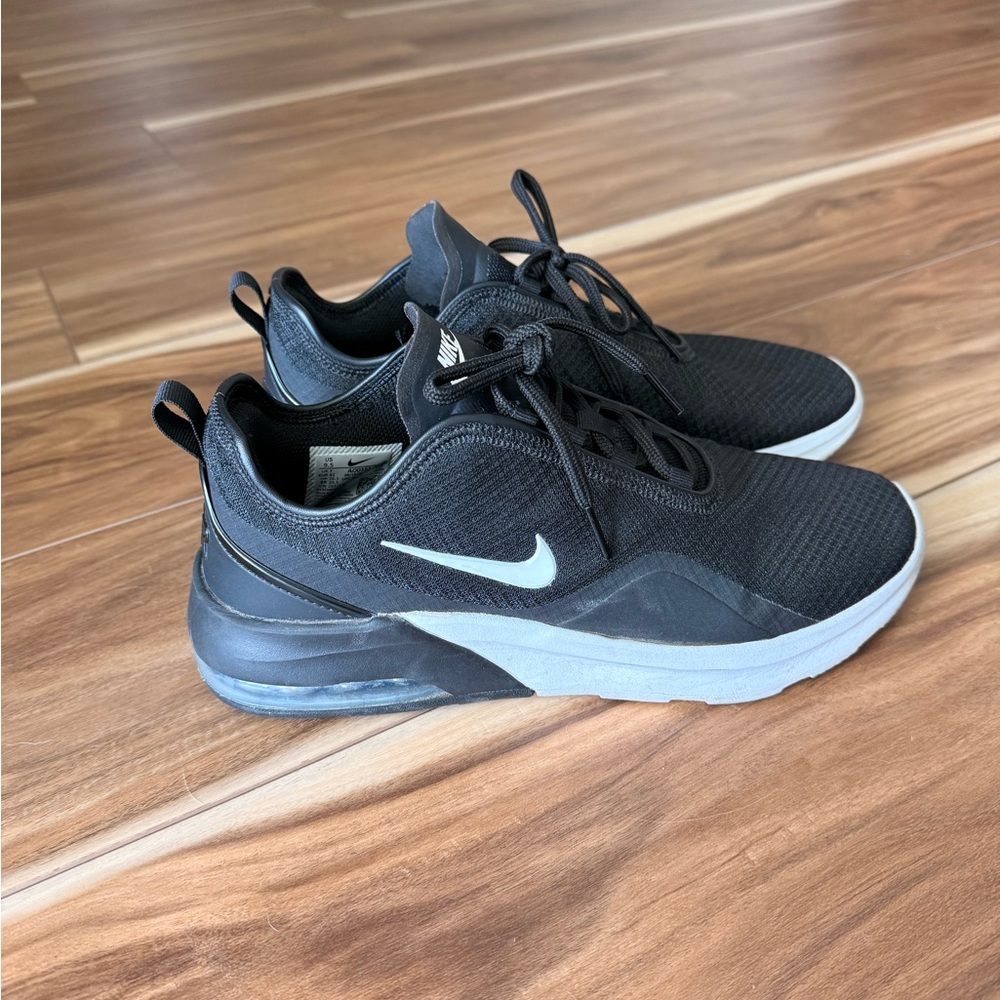 Nike Black and Gray Athletic Shoes